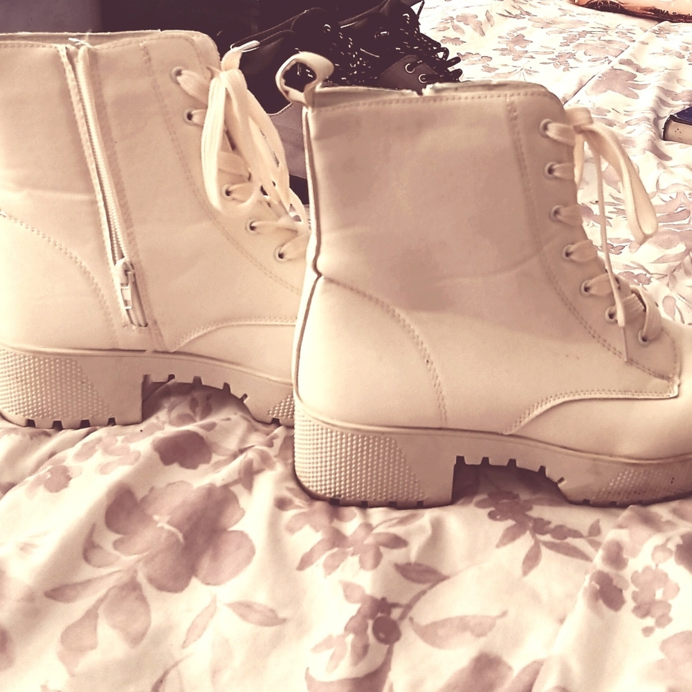 8.5  🔥 hottest boots with heel